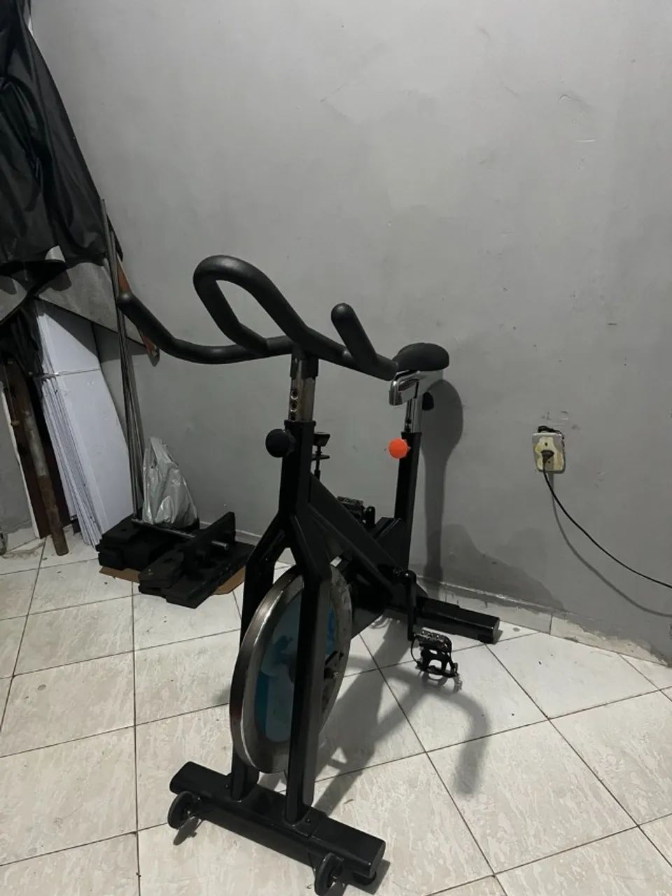 Bicicleta Ergométrica Spinning - Usada - Foto 4