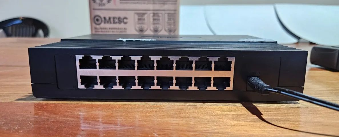 Switch 16 portas TP-LINK TL-SF1016D - Foto 2