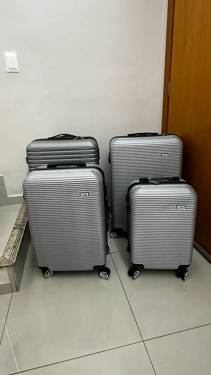 Vendo malas de viagem 