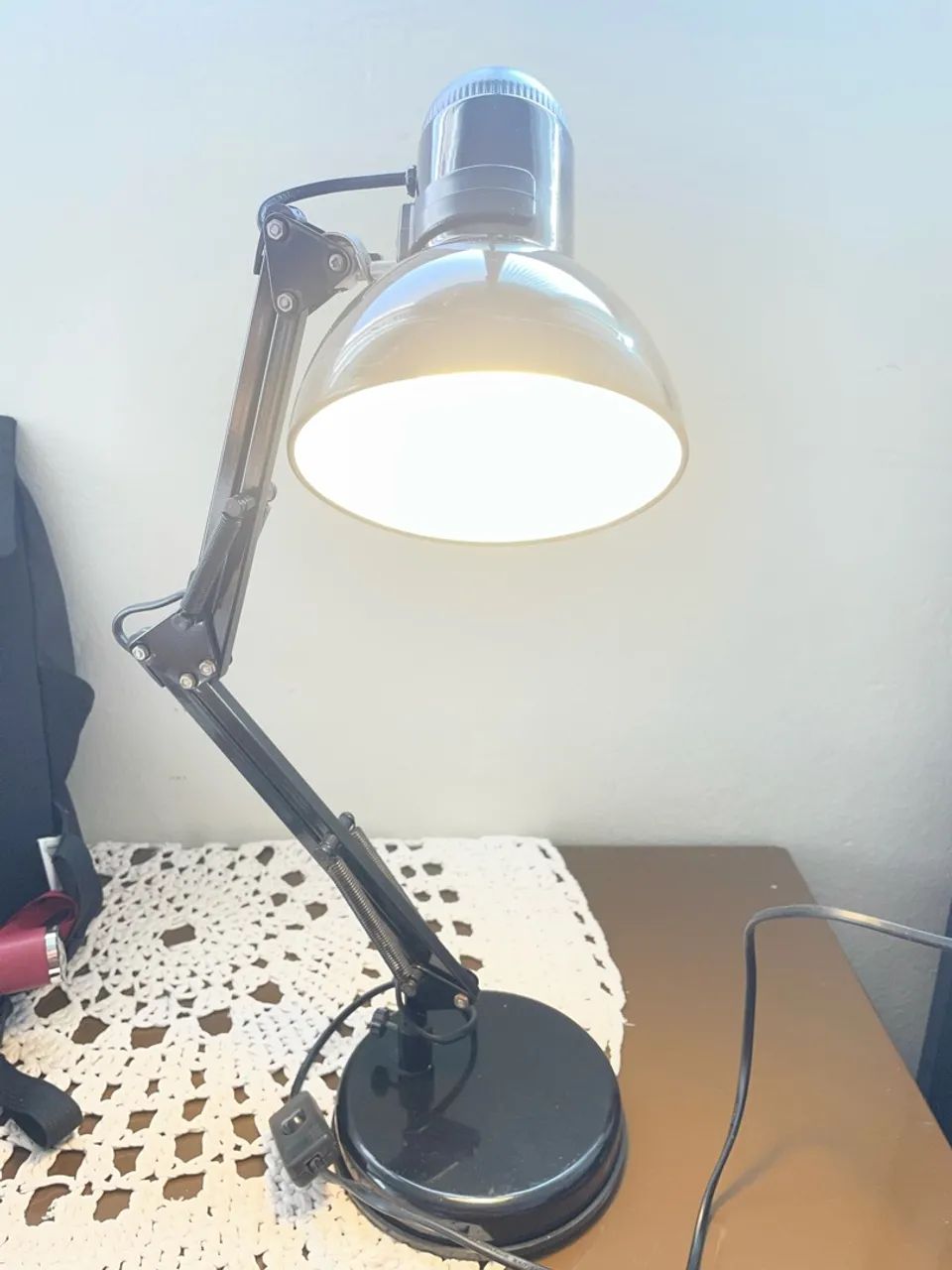 Luminária articulada 110 preta