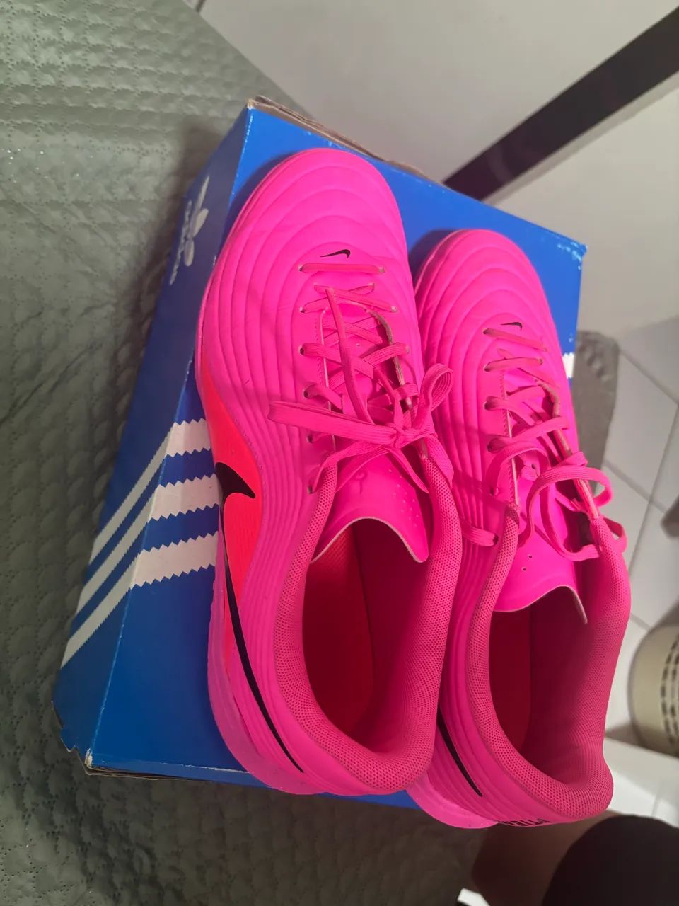 CHUTEIRA NIKE TIEMPO ROSA - Foto 3