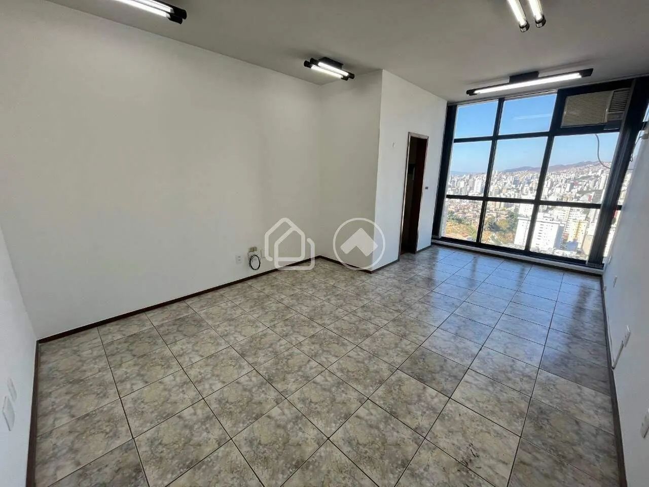 Sala, 40 m² - Com Vaga - Luxemburgo - Belo Horizonte/MG