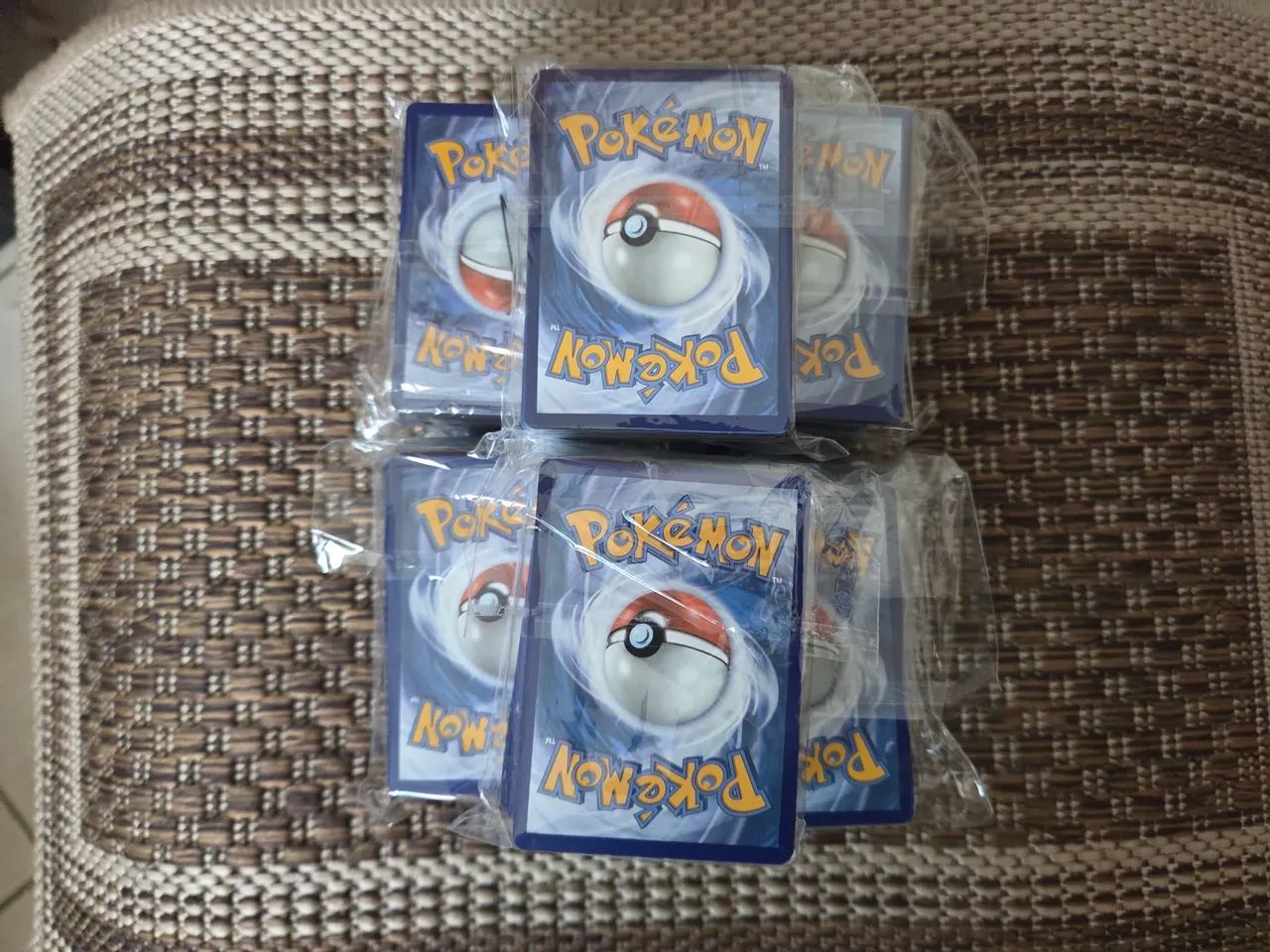 Bulk com 1100 Cartas de Pokemon TCG
