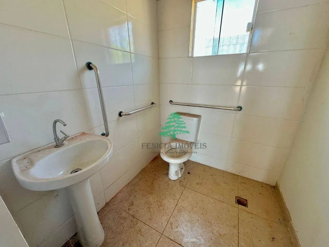 Sala comercial para locação ao lado da BR 277 - Foto 4
