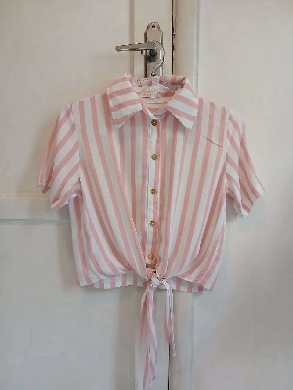 Camisa Rosa Listrada da Lirrity (Tam P) - Foto 2