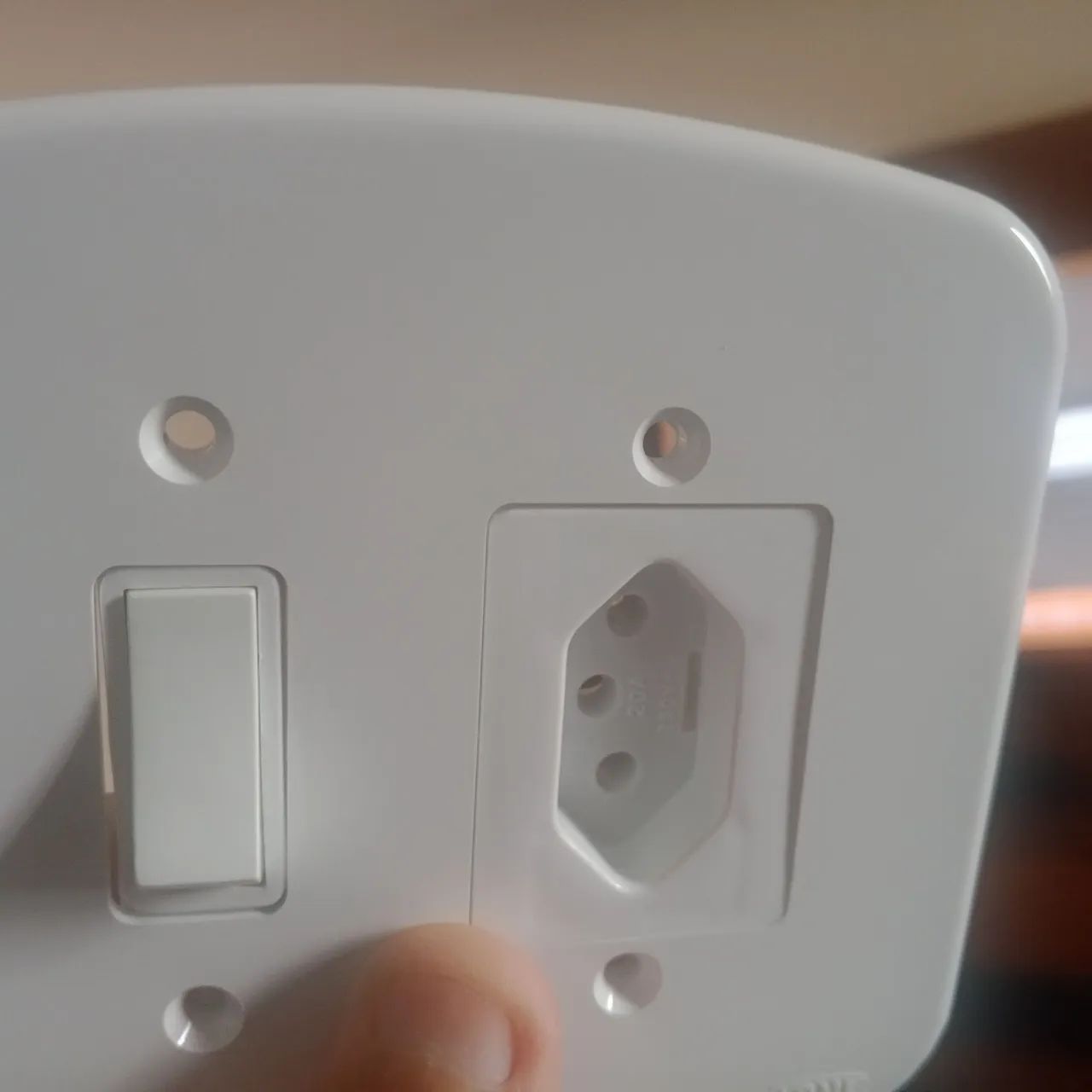10 Sets of Parallel Switches and 20A Outlets, Fame Blanc 4X4, Brand New