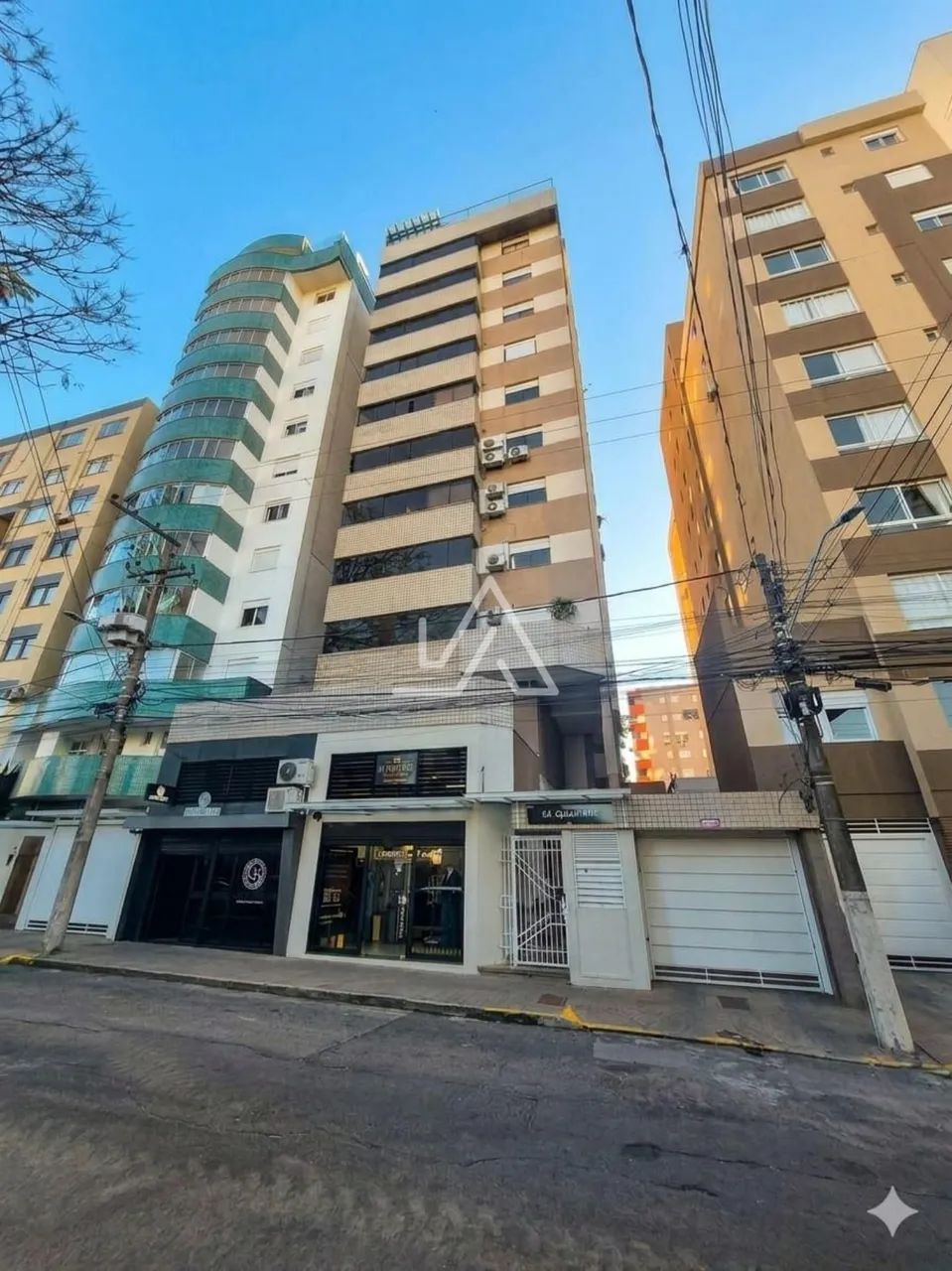 APARTAMENTO PRÓXIMO HSVP, COM SUÍTE, SACADA COM CHURRASQUEIRA