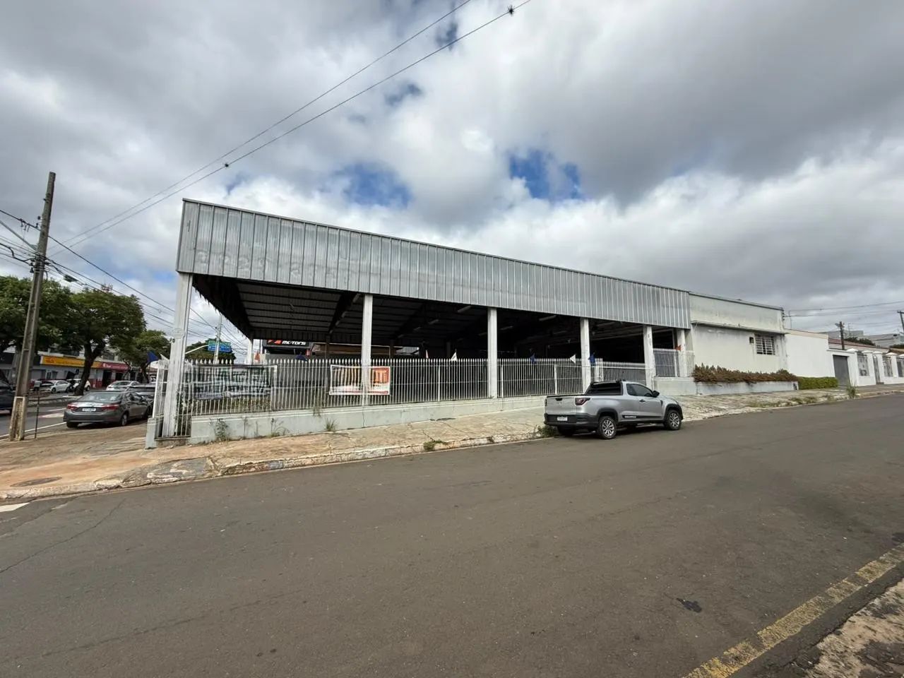 IMÓVEL COMERCIAL PARA VENDA EM OFICINAS