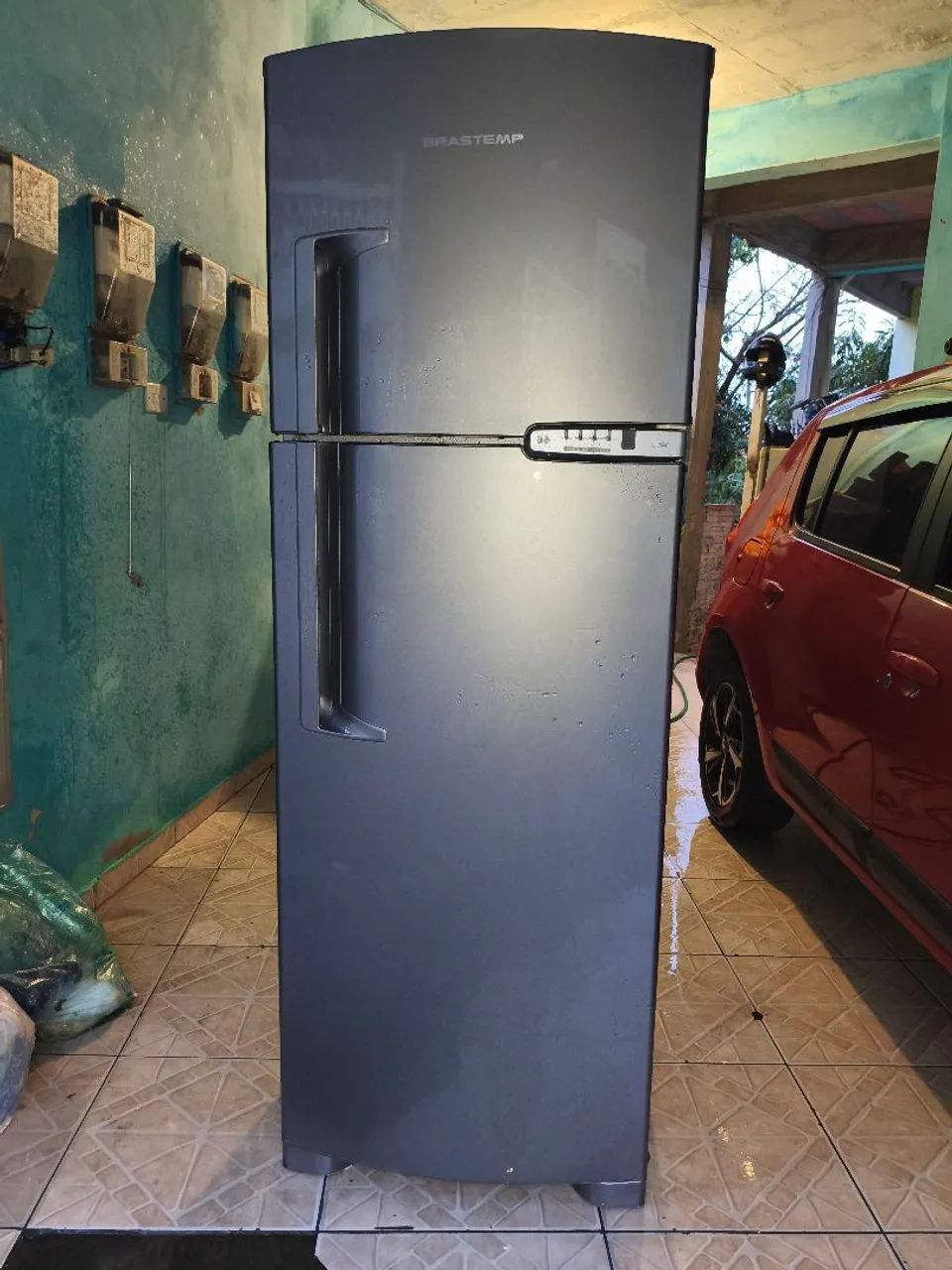 Vende se geladeira 