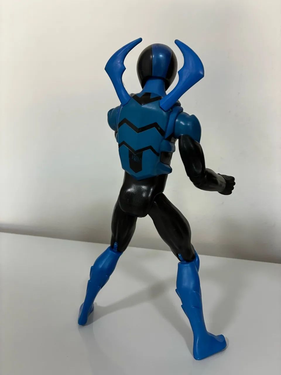 Boneco Besouro azul 30 cm hasbro  - Foto 3