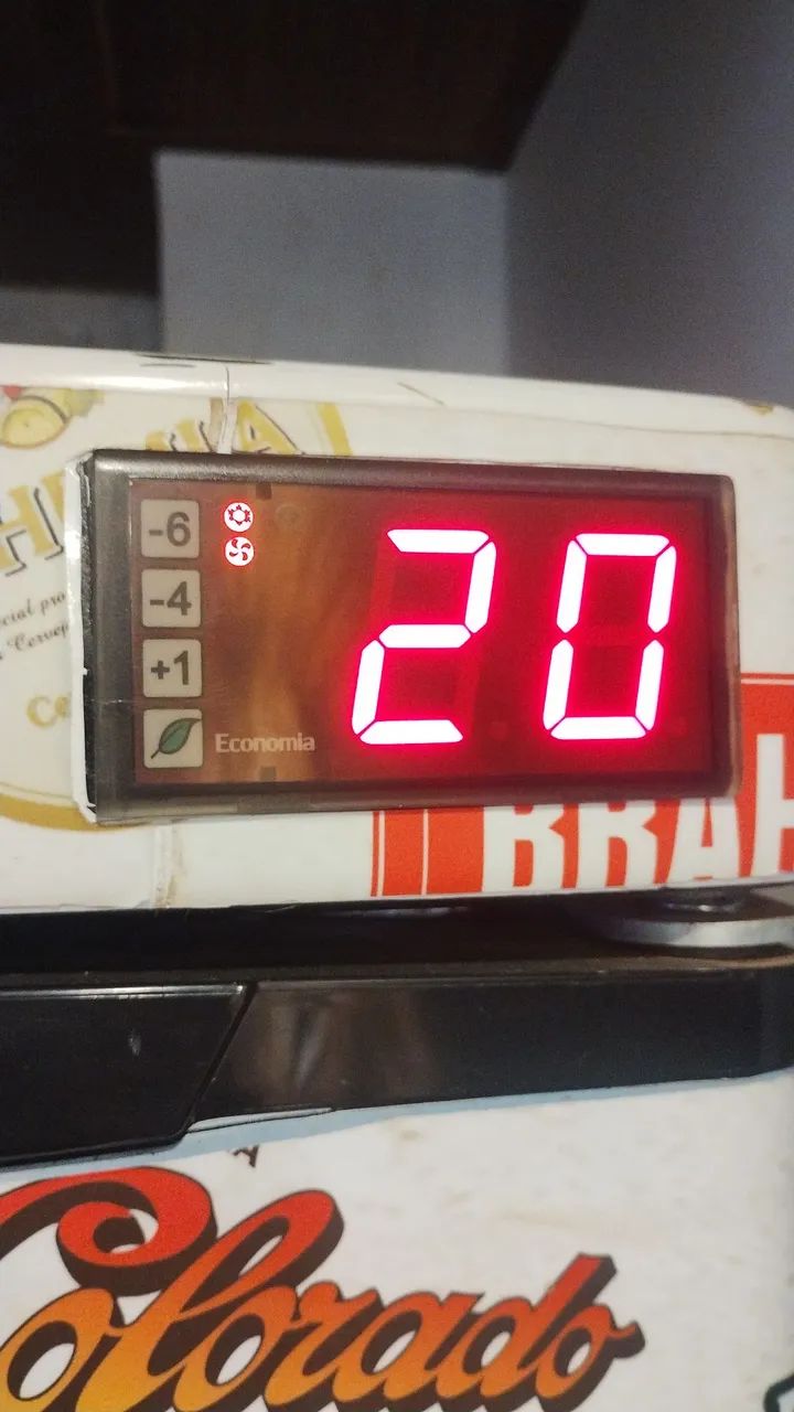 Cervejeira vertical freezer Slim perfeito estado  - Foto 5