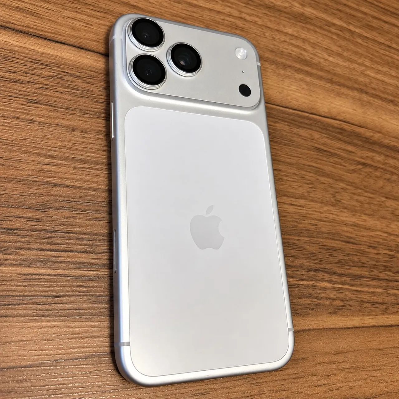iPhone 17 pro Max 512gb - prateado - Foto 3