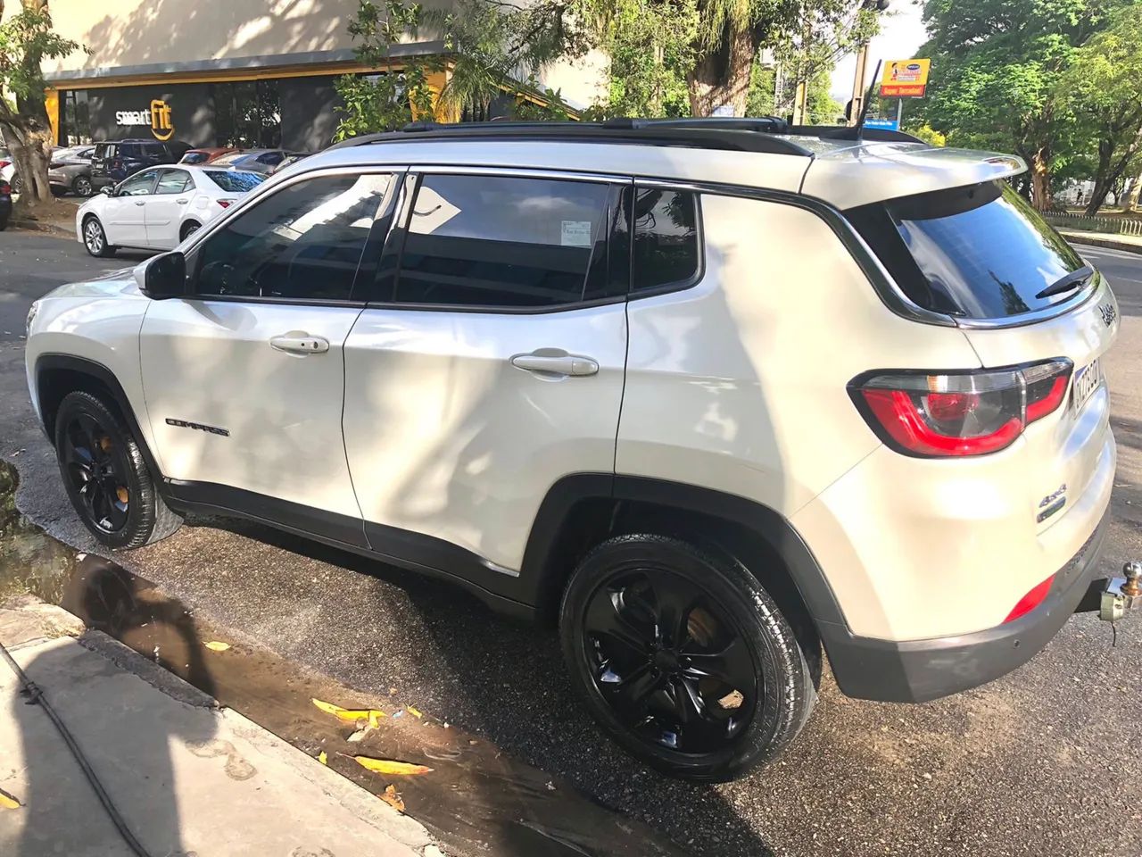 Jeep Compass Longitude 2.0 4X4 Dies. 16V Aut. 2017 - Foto 4