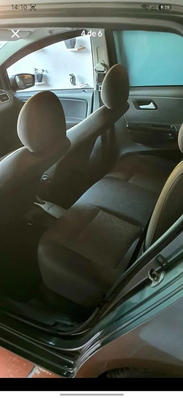 Volkswagen Fox 1.0 MI Total Flex 8V 5P 2014 - Foto 3