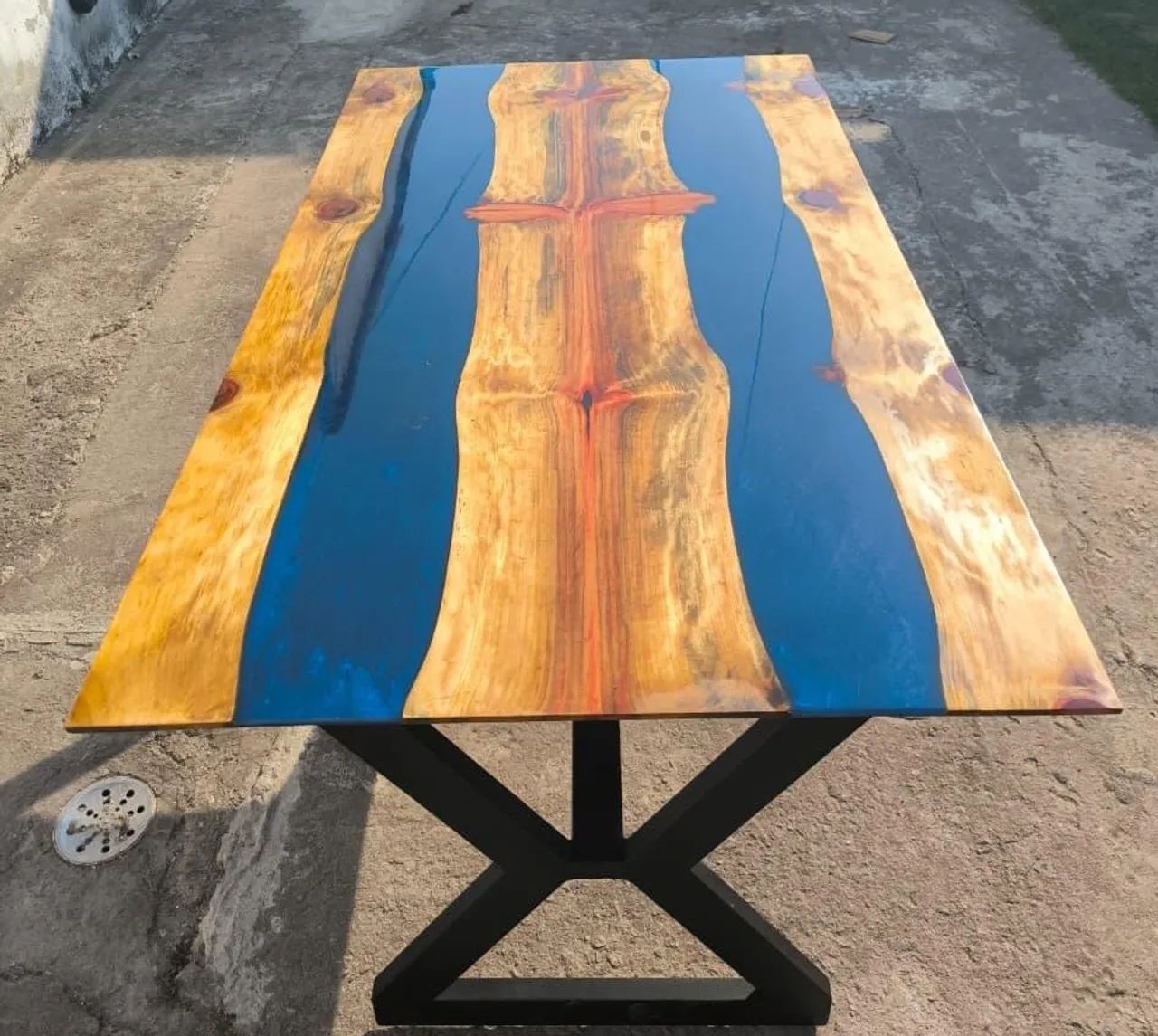 Mesa River Table azul com Resina