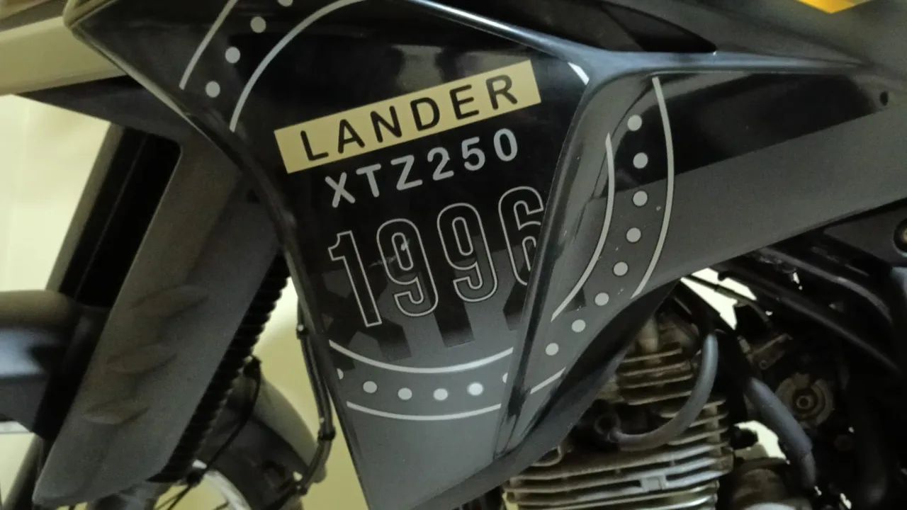 XTZ 250 LANDER - Foto 4