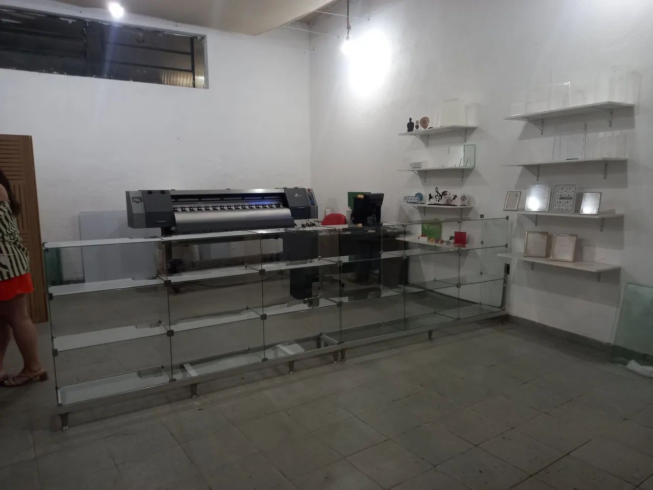Balcao de vidro 3 unidades pelo preço de 1