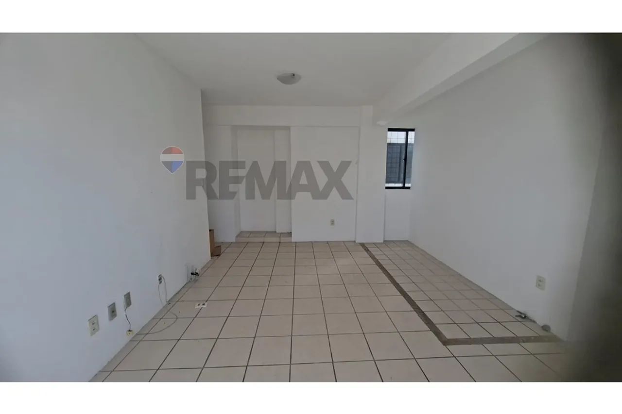 Apartamento reformado com 3 quartos em Campo Grande