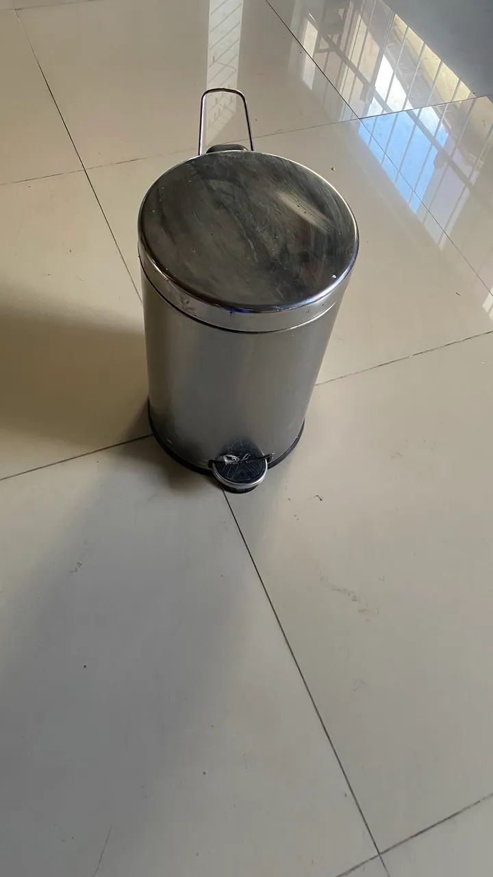 Lixeira com pedal Brinox 
