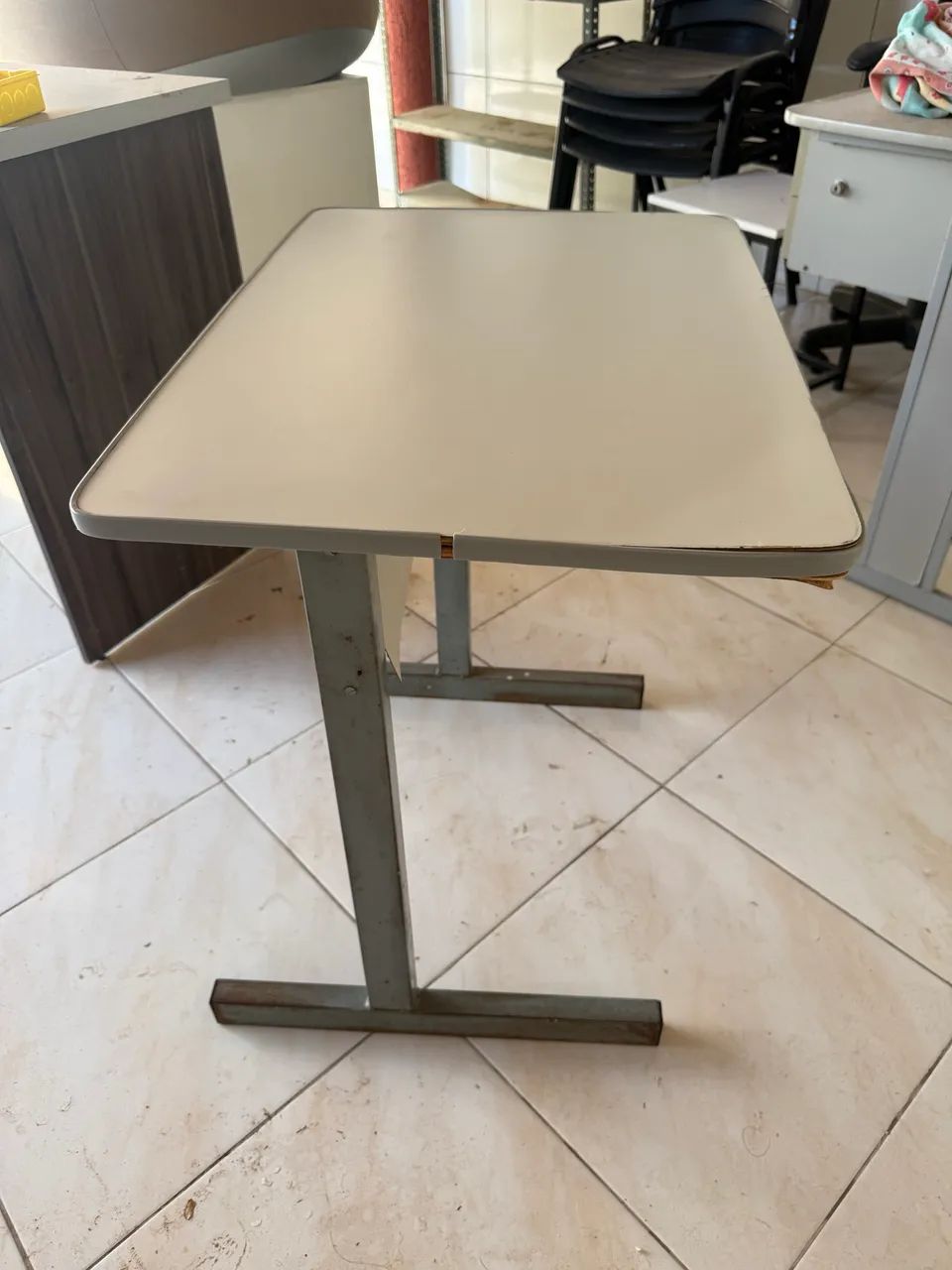 Mesa tipo escrivaninha para escritório - Foto 2