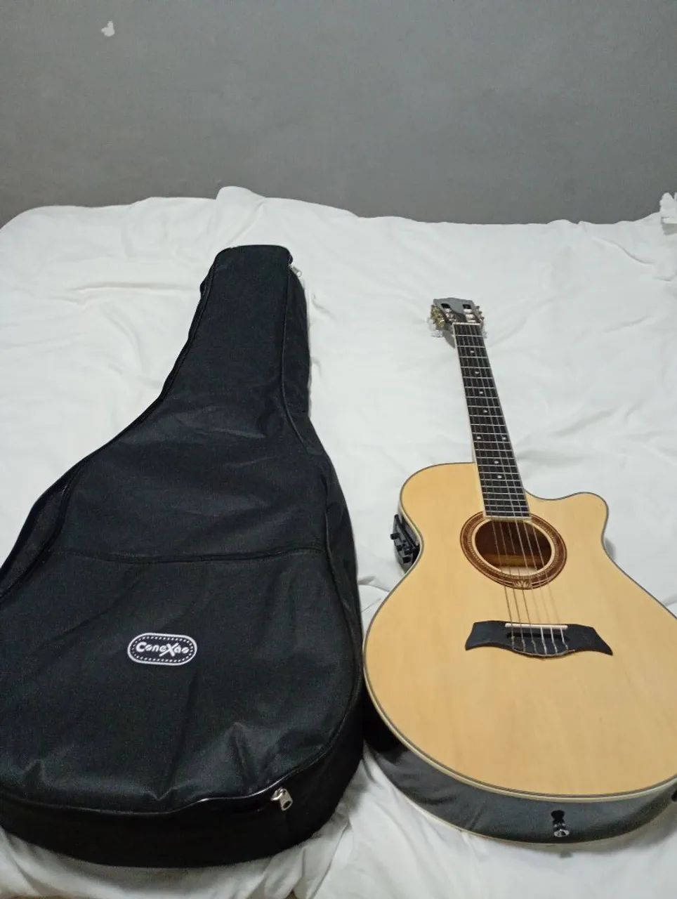 Violão Michel Novíssimo, Nylon, Elétrico.