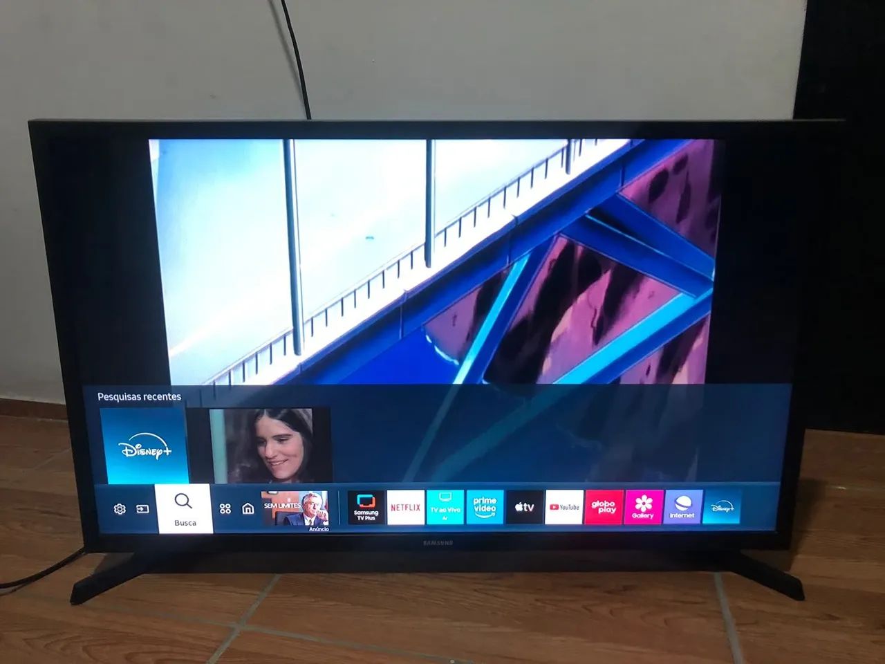 TV Samsung smart tizem 32 polegadas muito nova imagem perfeita  - Foto 3