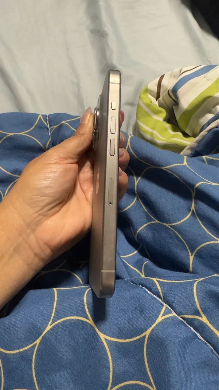 IPhone 15 pro  - Foto 3