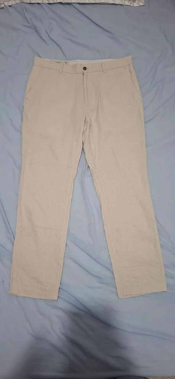 Calça bege em viscolinho