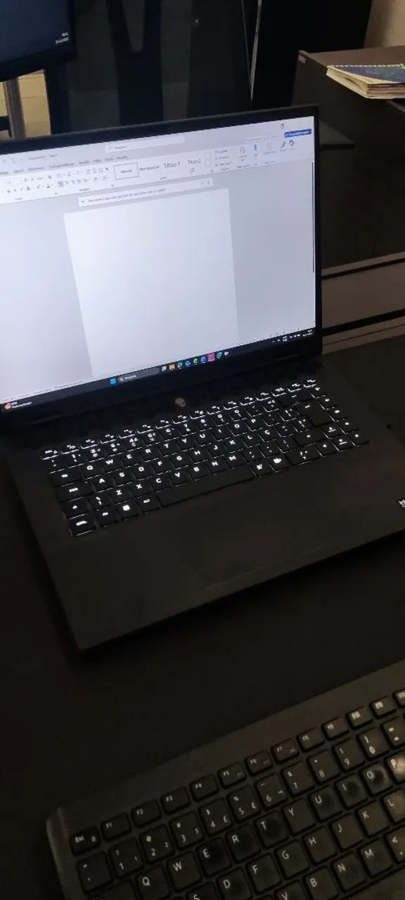 Alienware M16 R2 COM GARANTIA  - Foto 2