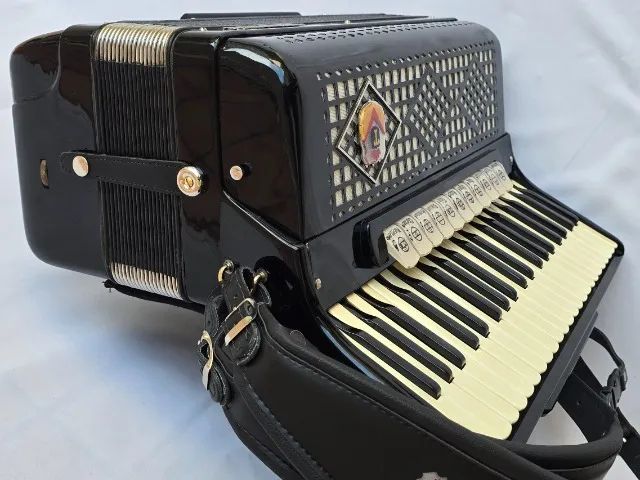 Acordeon 120 Baixos Todeschini Super Impecável - Foto 4