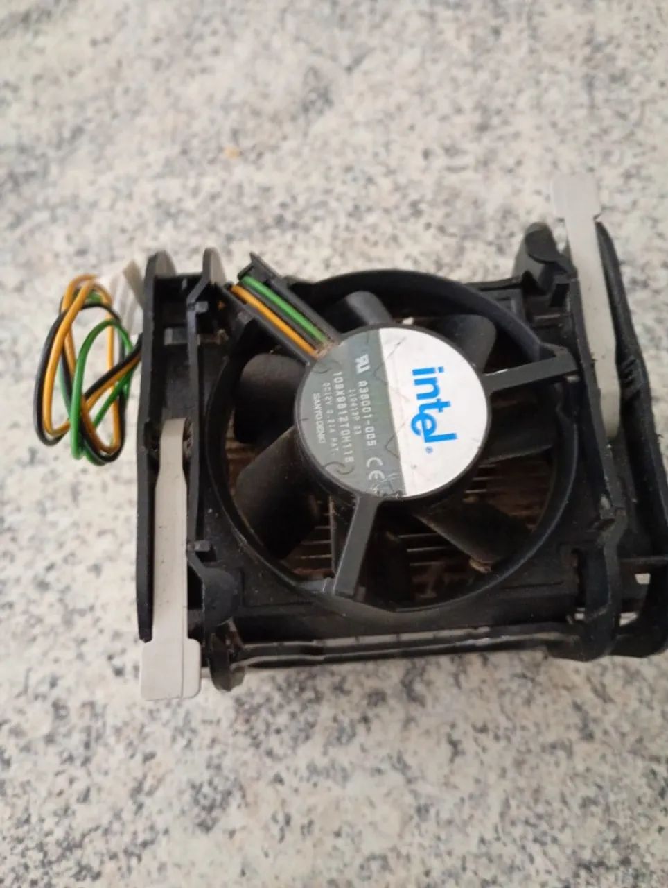 Cooler e dissipador Intel modelo 38001-005  12V  - Foto 2