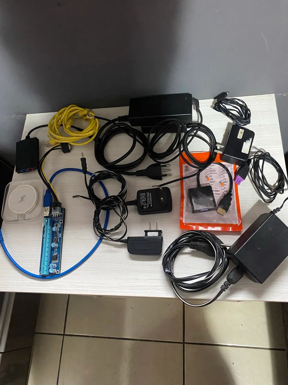 Lote de eletrônicos fontes/cabos - Foto 2