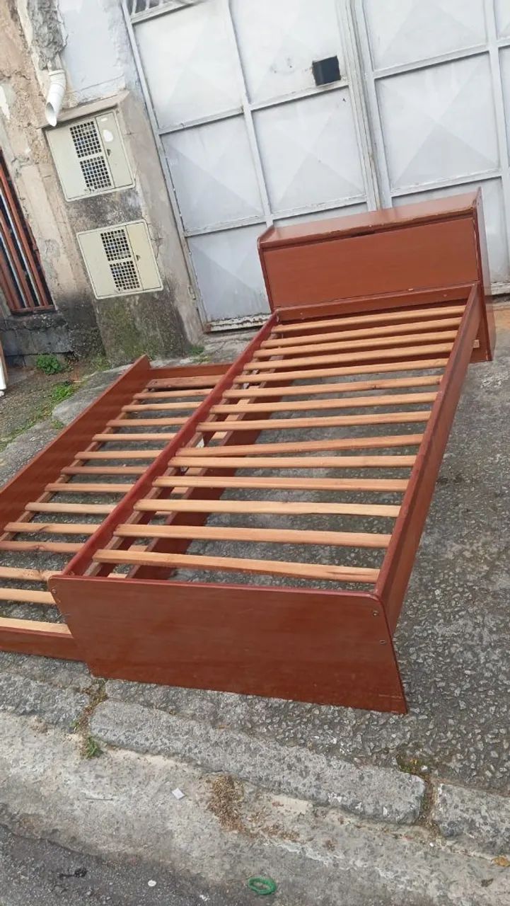 Cama de solteiro com cama auxiliar 