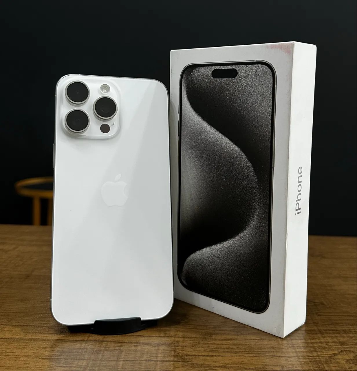 iPhone 15 Pro Max 256gb branco semi novo impecável 