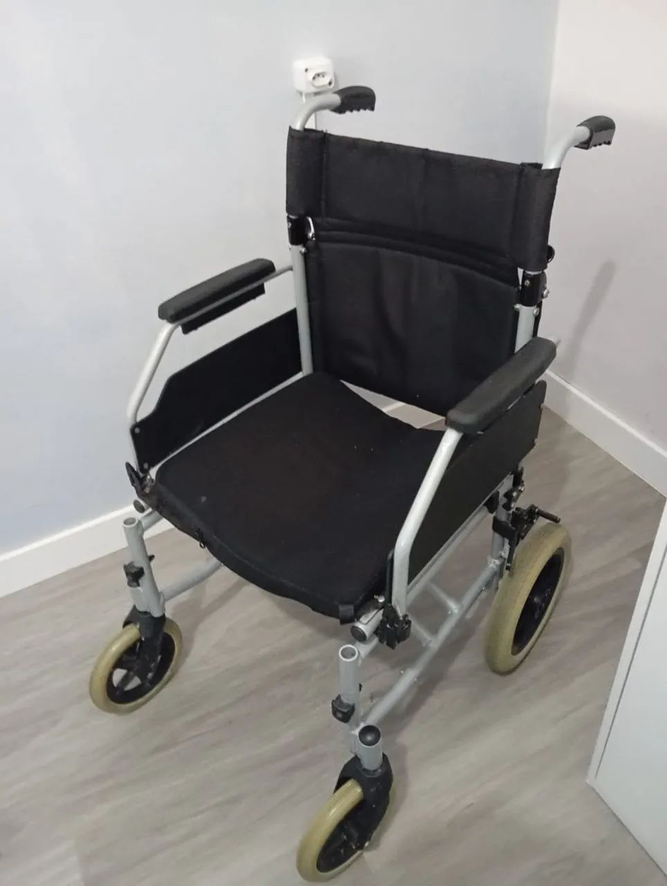 Cadeira de rodas - Foto 3