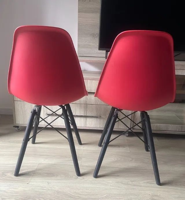 Cadeiras Charles Eames Eiffel Wood Vermelhas (Par) - Seminovas - Foto 3