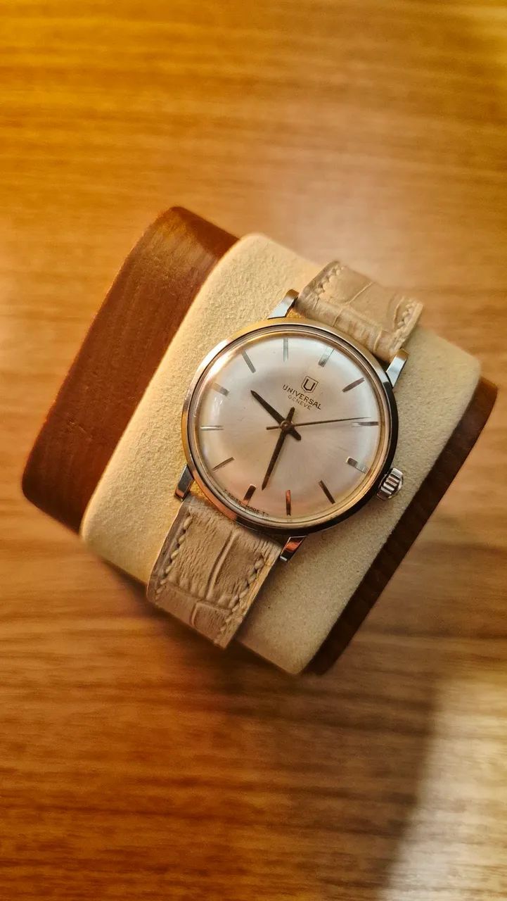 Relógio Universal Geneve Vintage