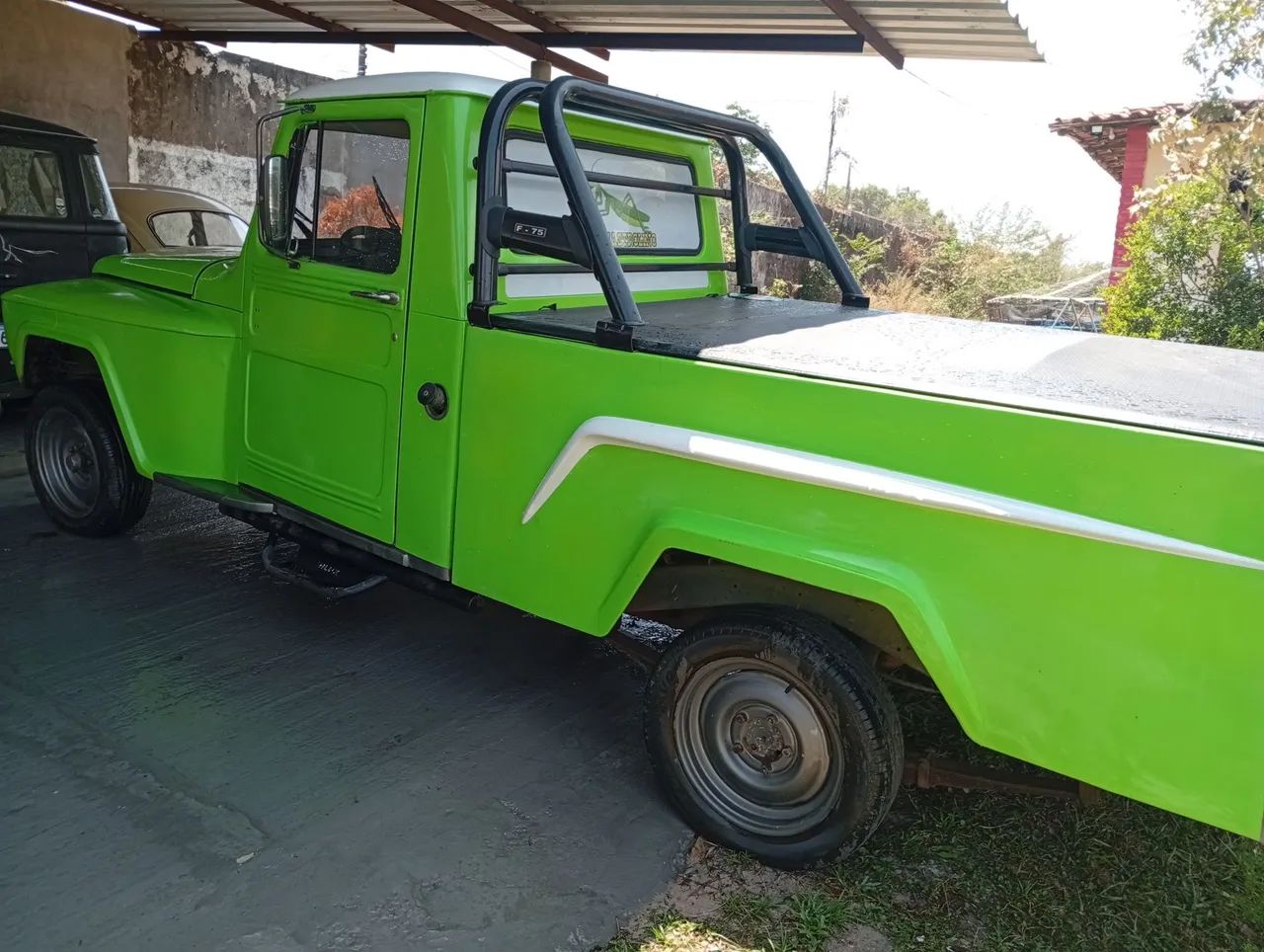 Ford F-75 4X2 2.6 V12 1974