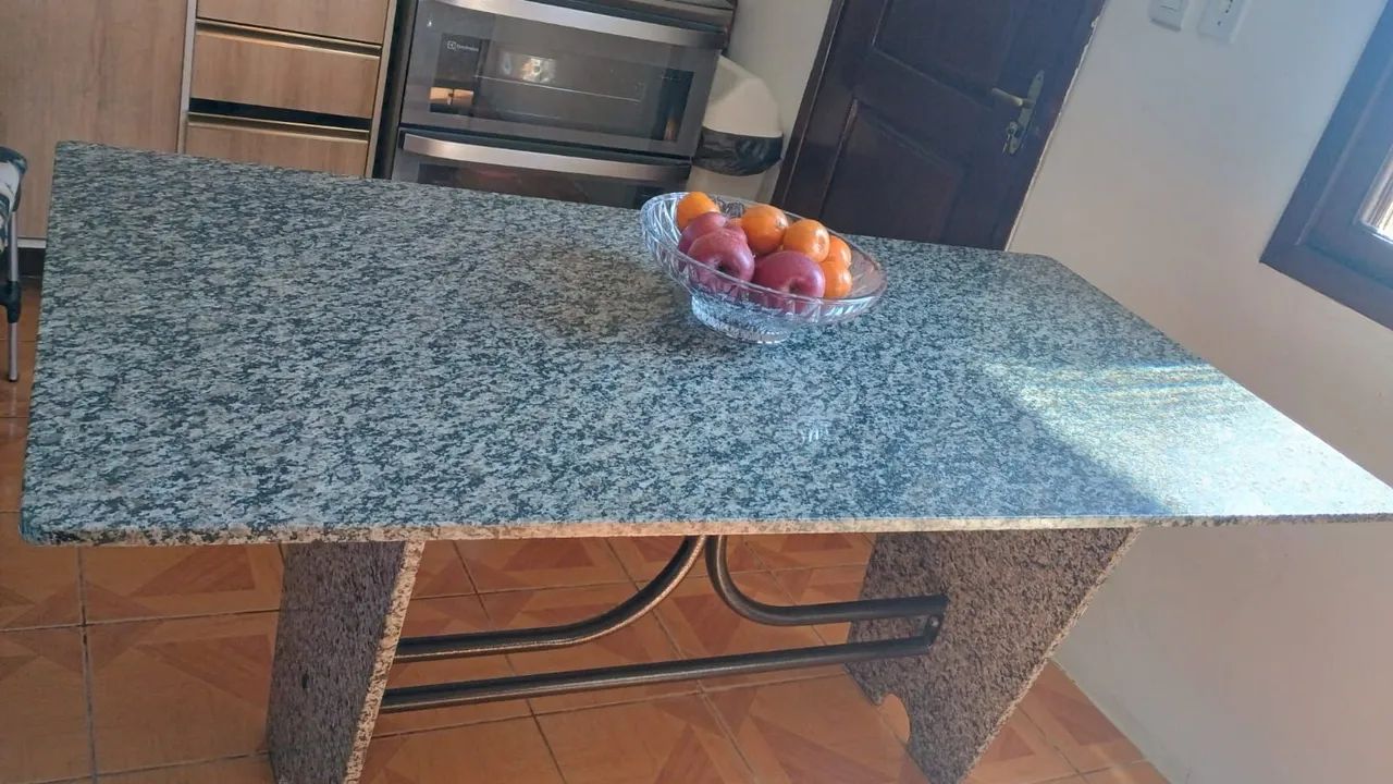 Mesa de mármore 