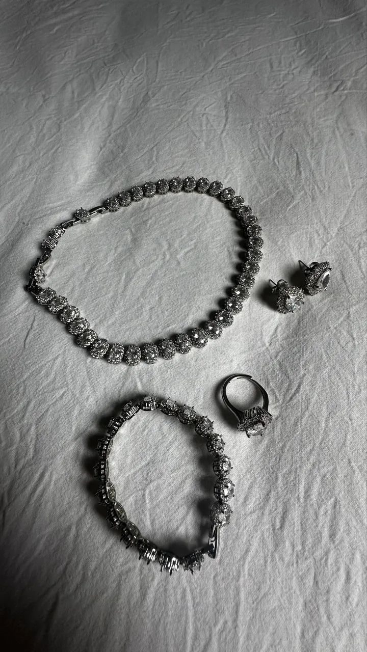 Conjunto de acessórios para noiva