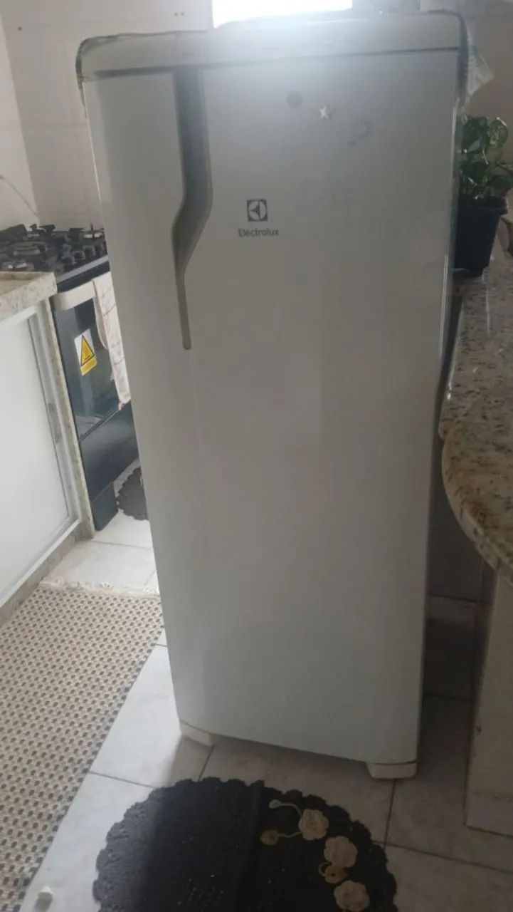 Vende Geladeira 