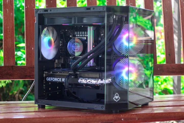 i5 14400F - 16GB - RTX 5060Ti - Foto 2