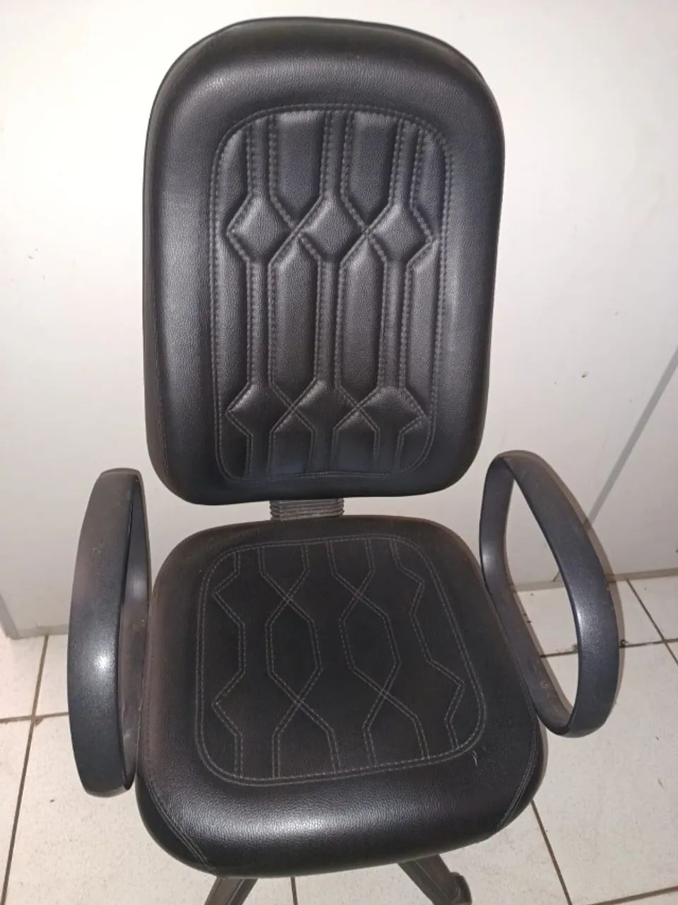 Cadeira Presidente com Rodinhas em Ótimas Condições - Não Entrego.