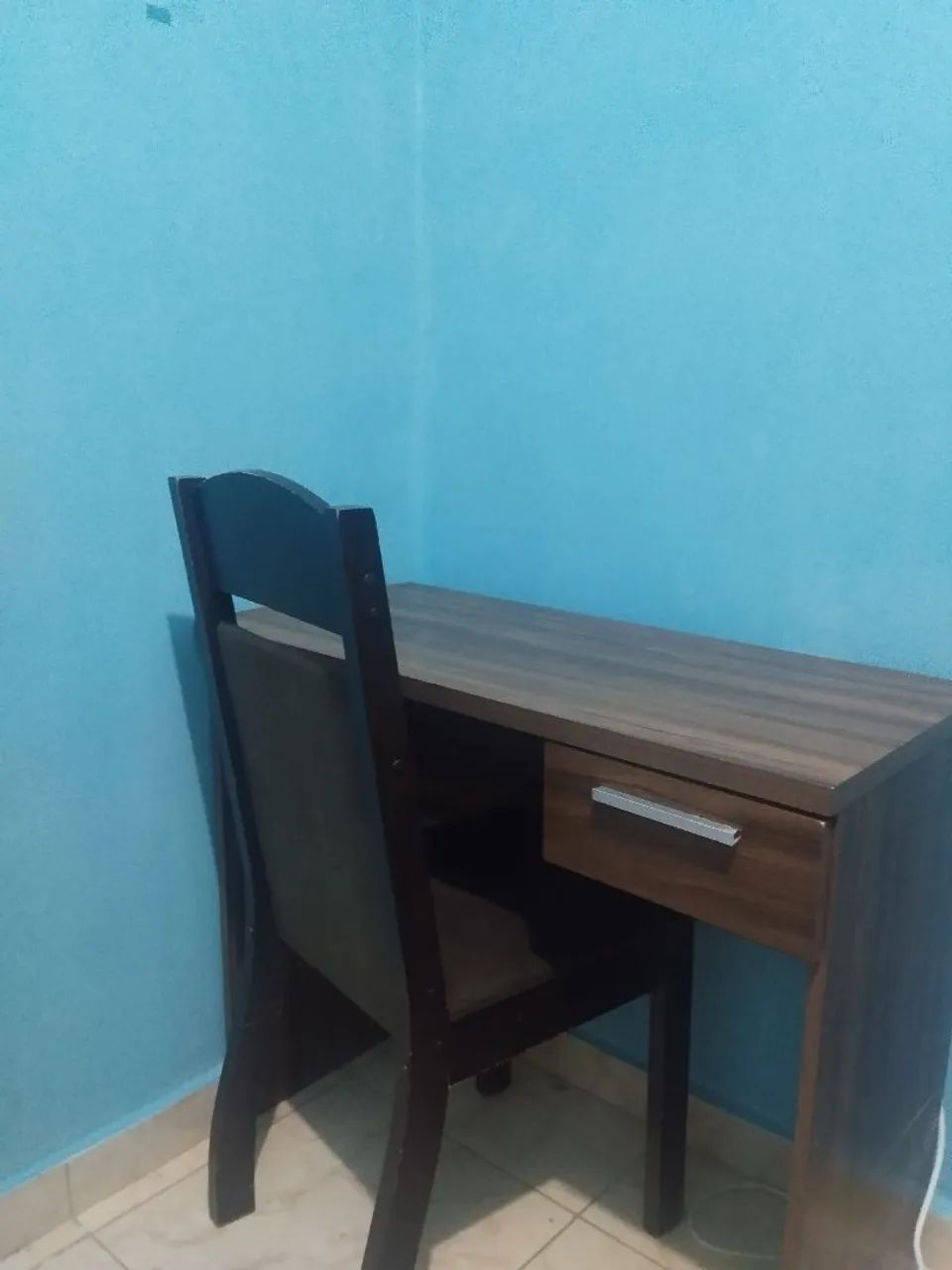Escrivaninha com cadeira  - Foto 5
