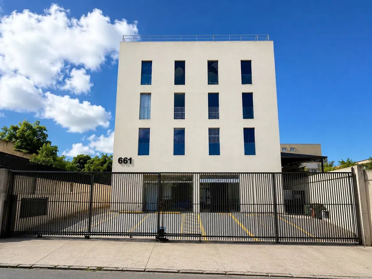 Prédio/Edifício inteiro para aluguel tem 2000 metros quadrados