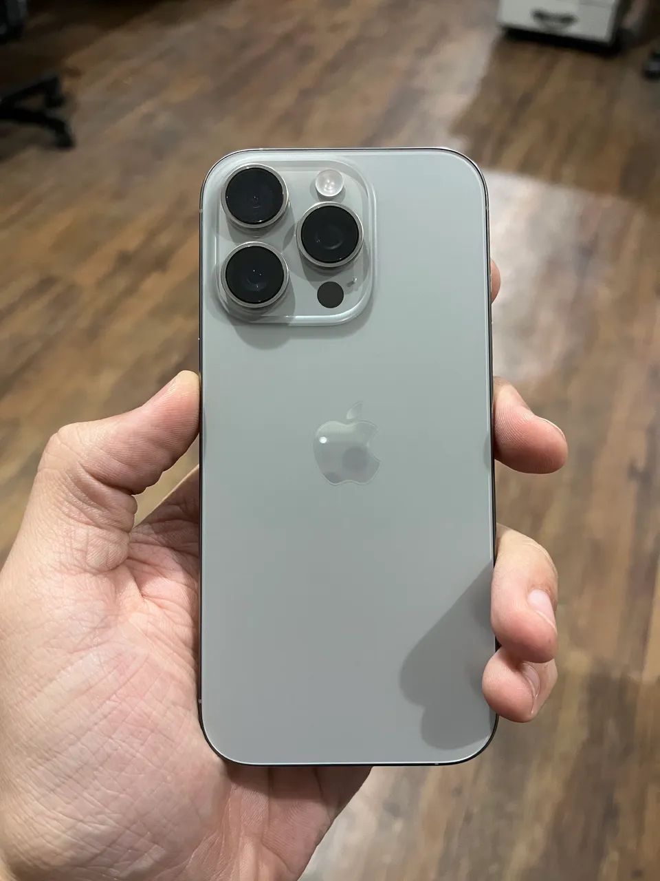 IPHONE 16 PRO 94% - CINZA - Foto 3