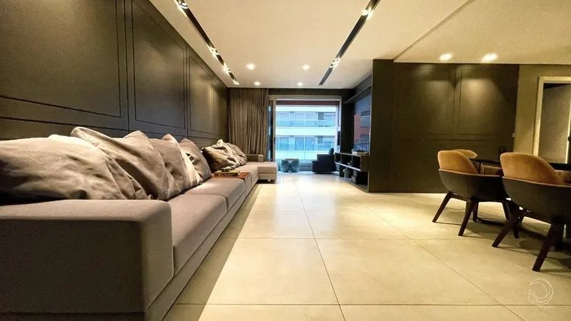 Apartamento de 3 suítes e 2 vagas na Beira Mar