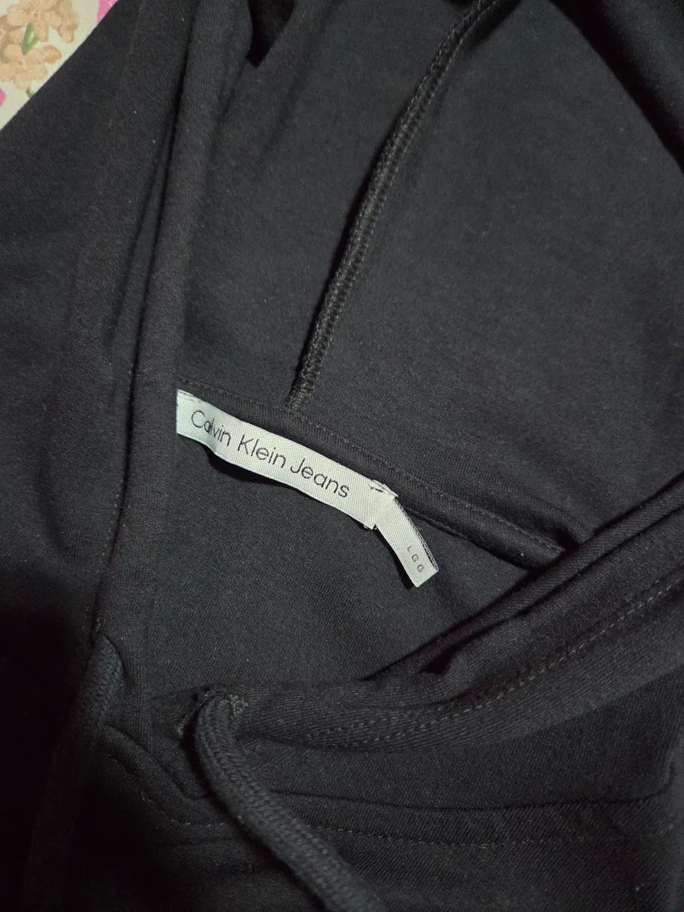 moletom cropped calvin klein preto - Foto 3