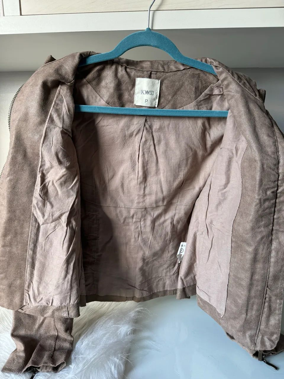 jaqueta kwi marrom com bolsos p - Foto 5