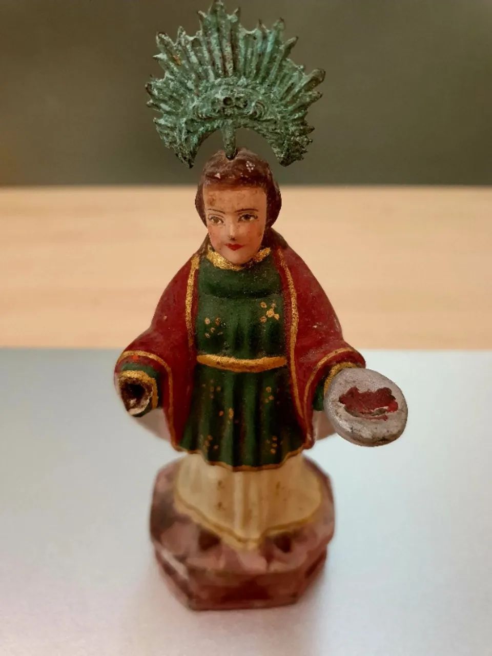 Santa Luzia em Madeira policromada 16cm - Foto 2
